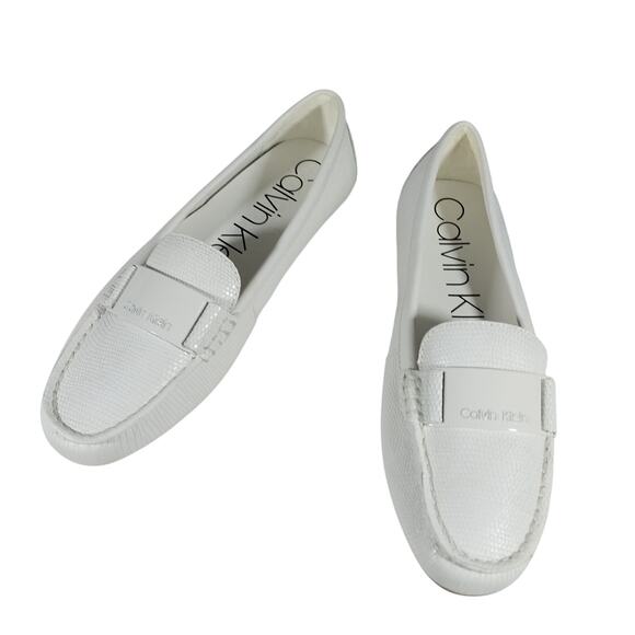 NWOT! CALVIN KLEIN! WHITE GENUINE LEATHER, SNAKESKIN IMPRINT LOAFERS! SZ 7M - Picture 3 of 10